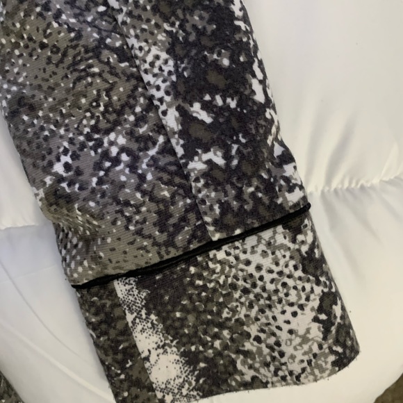 Jacket (Animal Print) - Picture 8 of 8